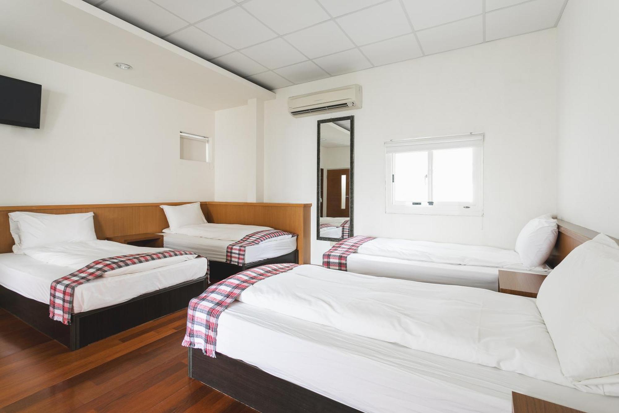 Tropical Low Boundary B&B Donghe Exterior foto